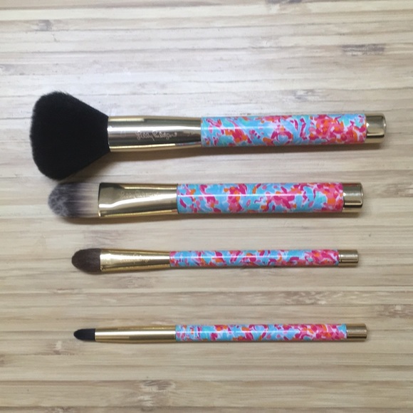 Lilly Pulitzer Other - Lilly Pulitzer Make-up Brush Set